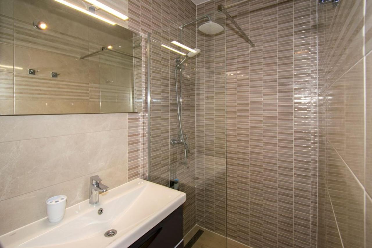 Apartman M In Premantura Buitenkant foto
